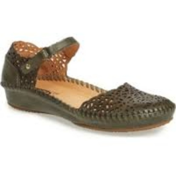 PIKOLINOS Shoes - NWOT P. Vallarta PIKOLINOS  Black Mary Jane Flats
